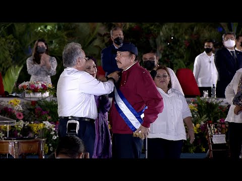 Presidente Ortega y Vicepresidenta Murillo son juramentados en sus cargos por 5 años más