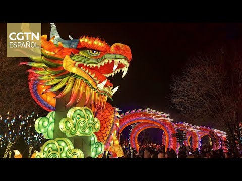 El mayor espectáculo de farolillos de Beijing cautiva a un gran número de visitantes