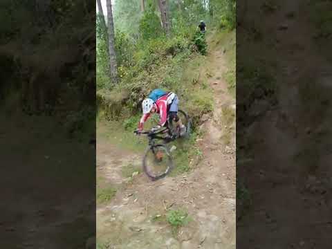 Hilarious Slow Speed MTB Crash: His Bike EJECTS!🚀