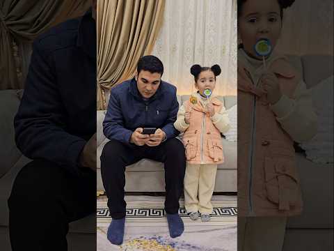 Lollipop prank with baby 🍭🤣