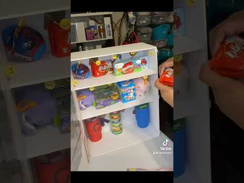 Filling our Easter Vending Machine 16x20 Minecraft