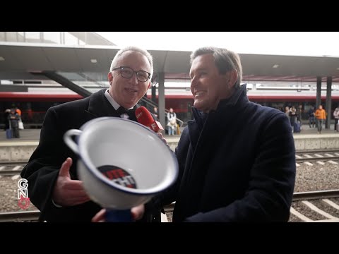 Peter Hanke erhält Gute-Nacht-Topf als 