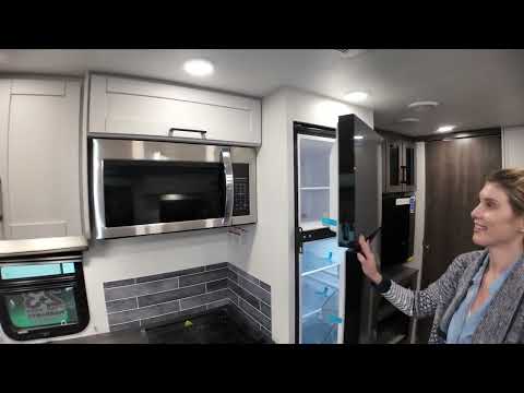 Entegra Coach Odyssey 30Z