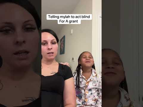 Told Mylah to act blind 😂 #subscribe #funny #explore #youtubeshorts #funnyvideos #momlife #trends