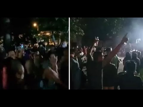 CUBANOS gritan “LIBERTAD” en PROTESTA frente al Gobierno local de Jagüey Grande