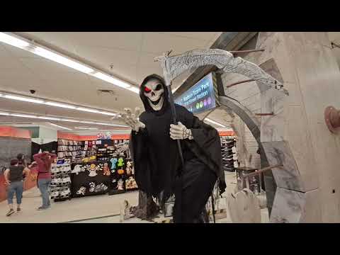 Spirit Halloween Store Animatronics 2025 Opening day in Bismarck ND Joanne Fabrics building
