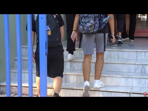 Τι λένε μαθητές και γονείς για την απαγόρευση των κινητών στα σχολεία| CNN Greece