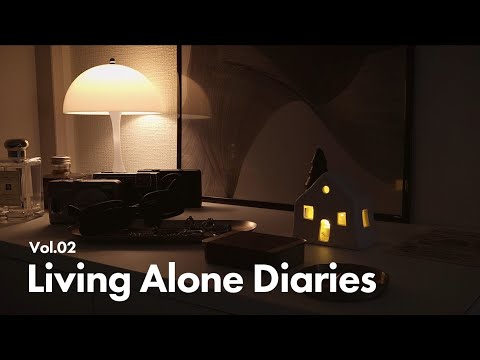 Living Alone in Japan as a Uni Student's Weekend | Christmas Decorations Café Morning, Museum Stroll