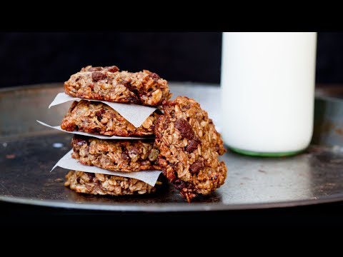 Oatmeal Banana Chocolate Breakfast Cookies - 4k video