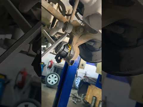 Toyota <strong>Avalon</strong> Rear wheel Spindle bush fitting #auto #mechanic