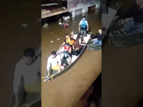 Resgate de Barco na Escuridão da Noite! #riograndedosul #enchente #resgate #noticias #tragedia