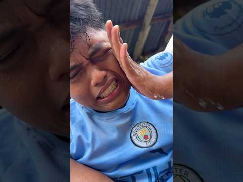 Ngetik sambil menangis