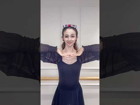 #新疆舞 全新《移颈与猫洗脸》组合学起来抖音小助手 #dou来跳舞 #原创