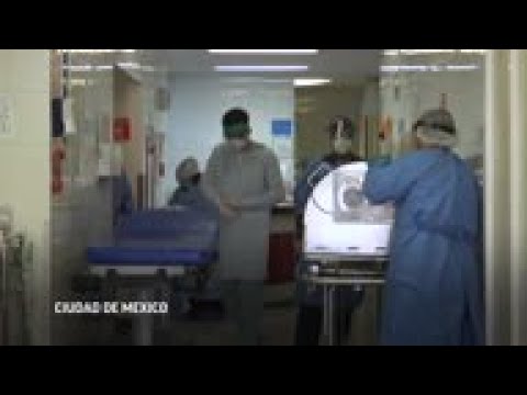 Hospital administrado por el gobierno esta a plena capacidad en Ciudad de México por COVID-19
