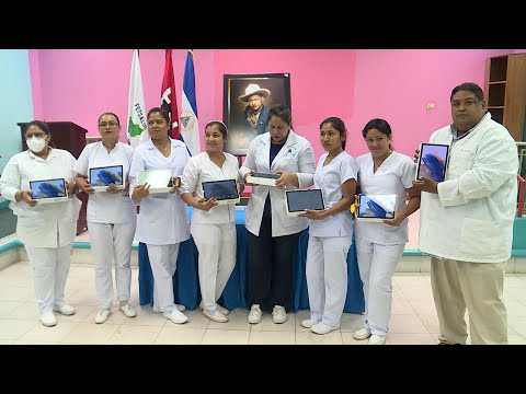Entregan nuevas tabletas en casas maternas de Managua