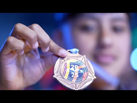 Pablo y Freddy, Gimnasio ‘El Salvador’