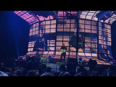 Ed Sheeran – Dive (Live in Berlin)