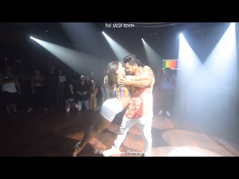 VLADI & XIMENA Bachata Demo At THE SALSA ROOM