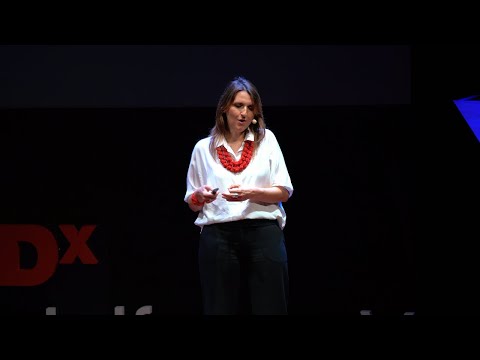 Le mostre d'arte:un magazzino di opere con le luci accese | Chiara Spinnato | TEDxCastelfrancoVeneto