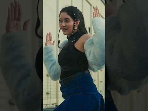 Baile en un cover de antifragile!