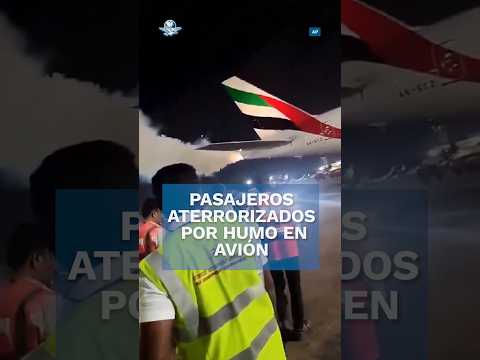 Sale humo de avión que estaba a punto de despegar #shorts