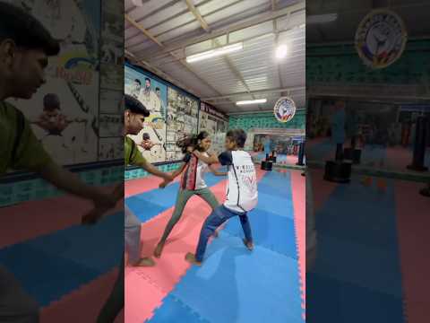 V KARATE GIRLS STREET SELF DEFENCE #selfdefense #girls #shorts #martialarts #mma #india #trending