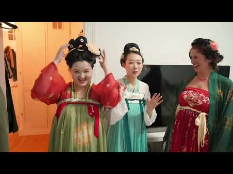 除夕夜全员汉服大战南北火锅！德国老吃货们忙得脚不沾地！德国大爷时隔近三十年再次吃火锅，太激动！#德国生活 #年夜饭 #老外吃中餐