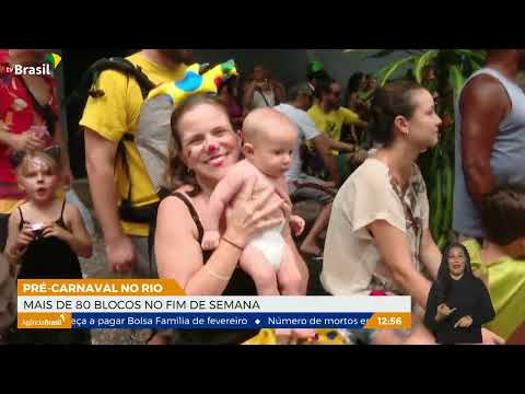 Pré-carnaval leva foliões para as ruas do Rio de Janeiro