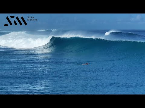 Searching The Outer Reefs Solo On An XL Swell!