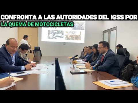 CRISTIAN ALVAREZ CONFRONTA A LAS AUTORIDADES DEL IGSS POR LA QUEMA DE MOTOCICLETAS, GUATEMALA.