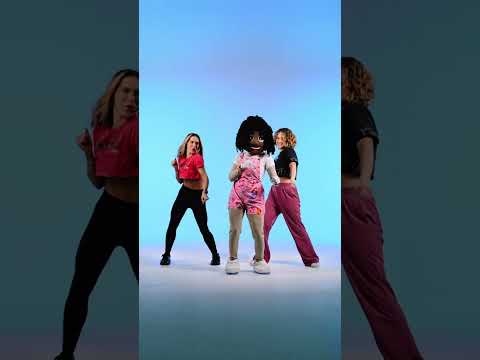 TIC TOC 😎💖 A coreografia completa já está no nosso canal! Bora conferir?