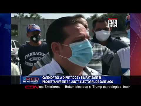 Candidatos a diputados y simpatizantes protestan frente a la Junta Electoral de Santiago