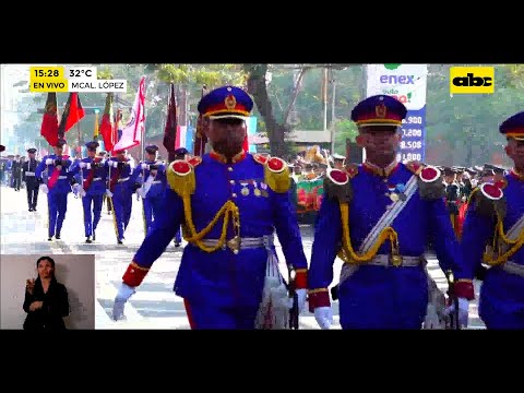 Traspaso de mando: inicia desfile militar frente a Mburuvichá Róga