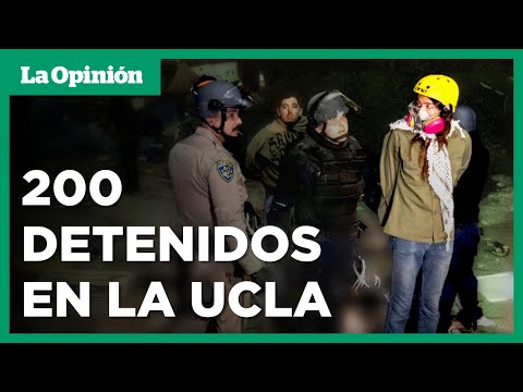 Policía desmantela el campamento de estudiantes pro-Palestina de la UCLA | La Opinión