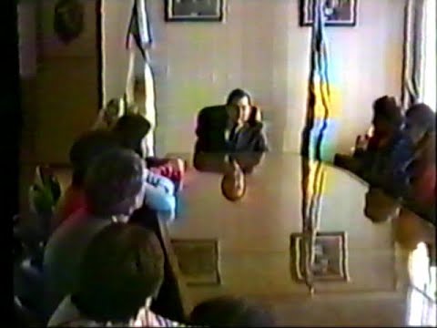 DiFilm - El intendente Julio Pereyra entrega beneficios a carenciados (2005)