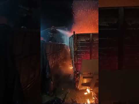 Incendio en una chatarrería de Córdoba