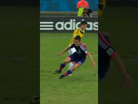 Ridiculous! Watch James Skin Defender, Chip Goalkeeper #shorts #jamesrodriguez #colombia