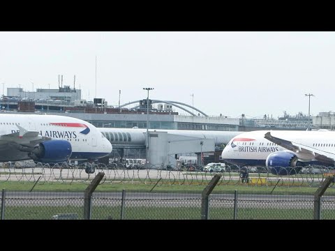 London Heathrow passengers 'reassured' that airport is 'fully operational' | AFP