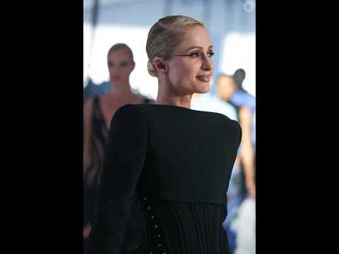 Paris Hilton dévoile ses jambes sculpturales dans une micro-robe, Angela Bassett domine le défilé