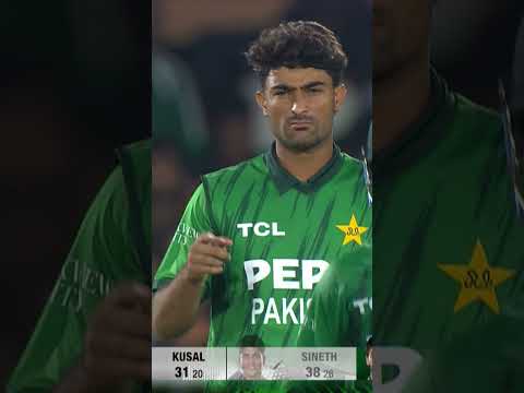 Arafat Minhas gets the breakthrough! ⚡Razaullah makes no mistake in pouching the opportunity 🏏MZQ1K
