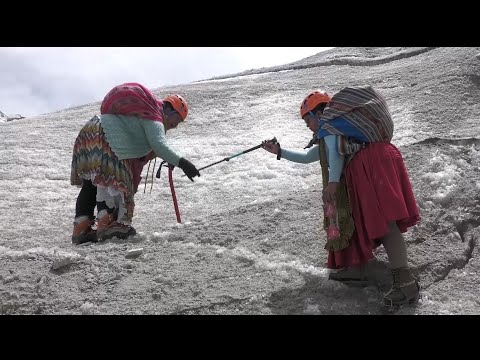 Climate change threatens Bolivian 'cholitas' livelihood