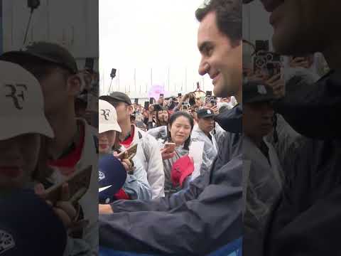 Roger Federer Arrives In Shanghai!