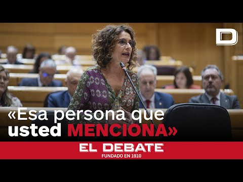 Montero rehúsa mencionar a Juan Carlos I cuatro veces en el Senado: «Esa persona que usted menciona»