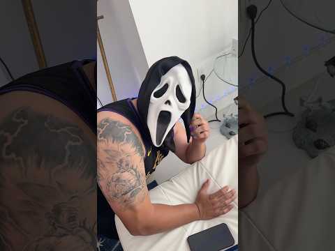 Latinas don’t get scared. They just say ‘no me toques’ and throw whatever’s in reach 🔪👡 #halloween