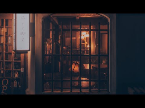 眠れない夜に喫茶店を眺める