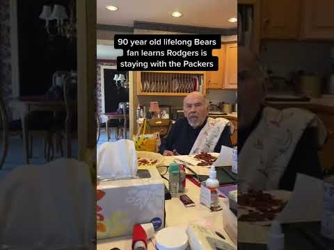 90-year-old Bears fan found out that Aaron Rodgers was staying with the Packers  #shorts video clip