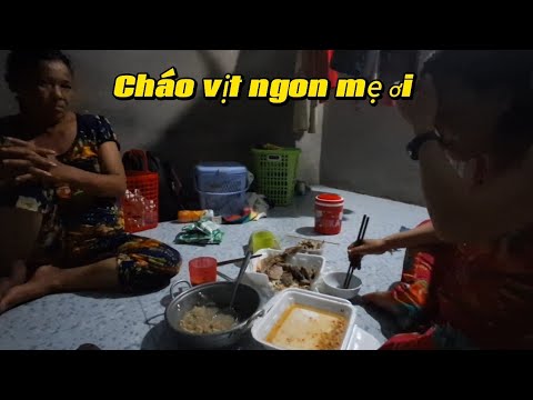 Mẹ lên ở chung với Nguyệt,Nguyệt mua cháu vịt đãi mẹ ăn