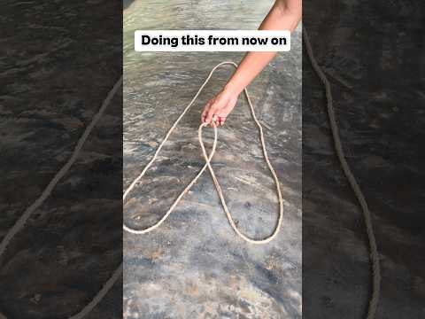 Easily carry large objects using this simple rope tying technique 🍉