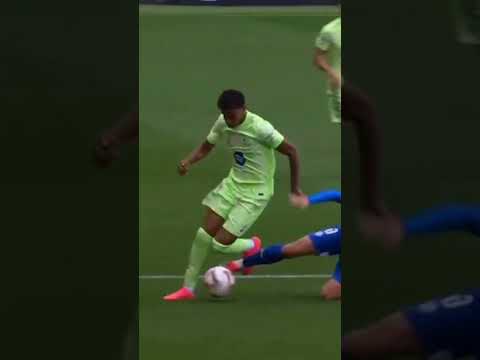 ¡NO LE PUEDEN SACAR LA PELOTA A LAMINE YAMAL! | #Shorts