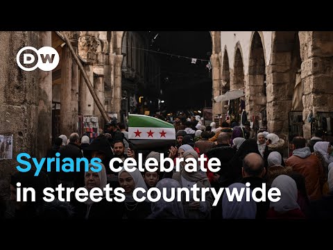 Tens of thousands of Syrians celebrate 'Friday of Victory' | DW News